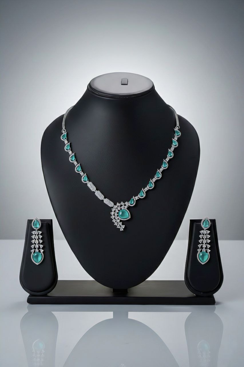 Green Pear-Cut Stone Necklace & Earring Set