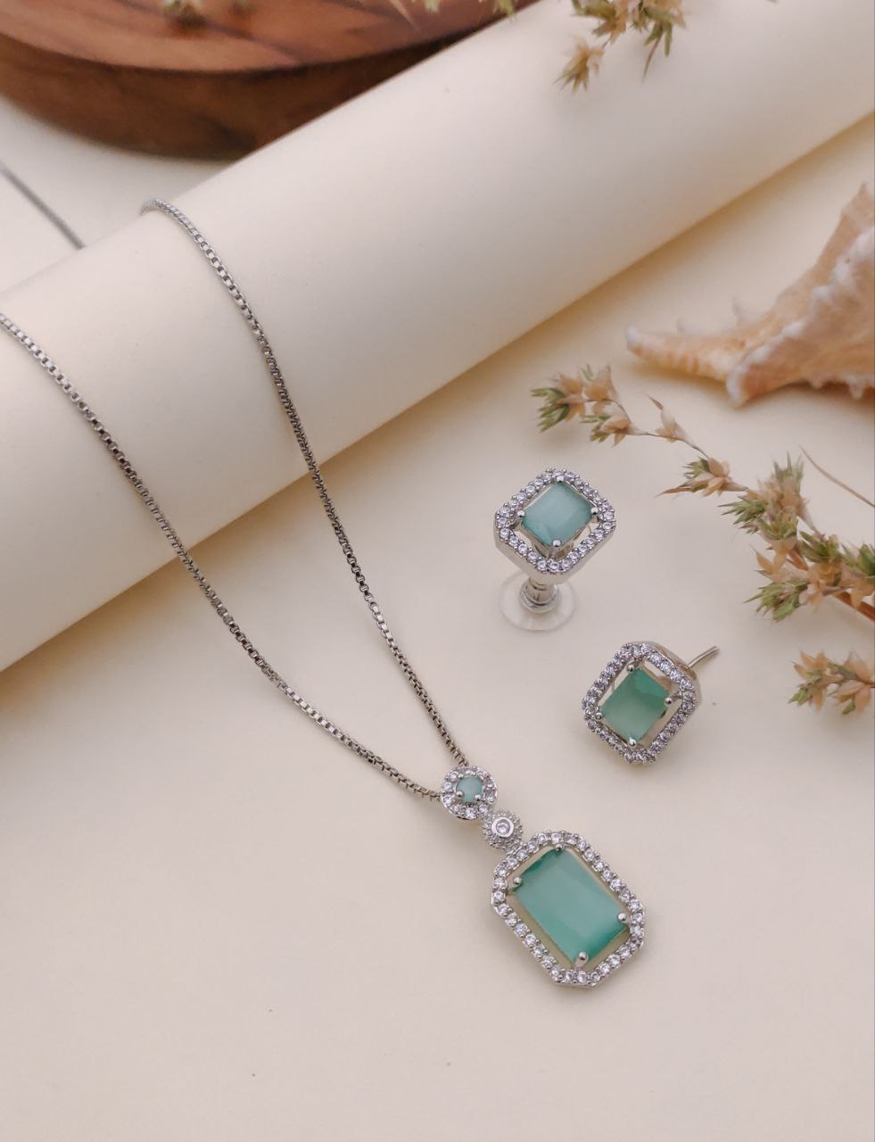 Pastel Pendant with earrings