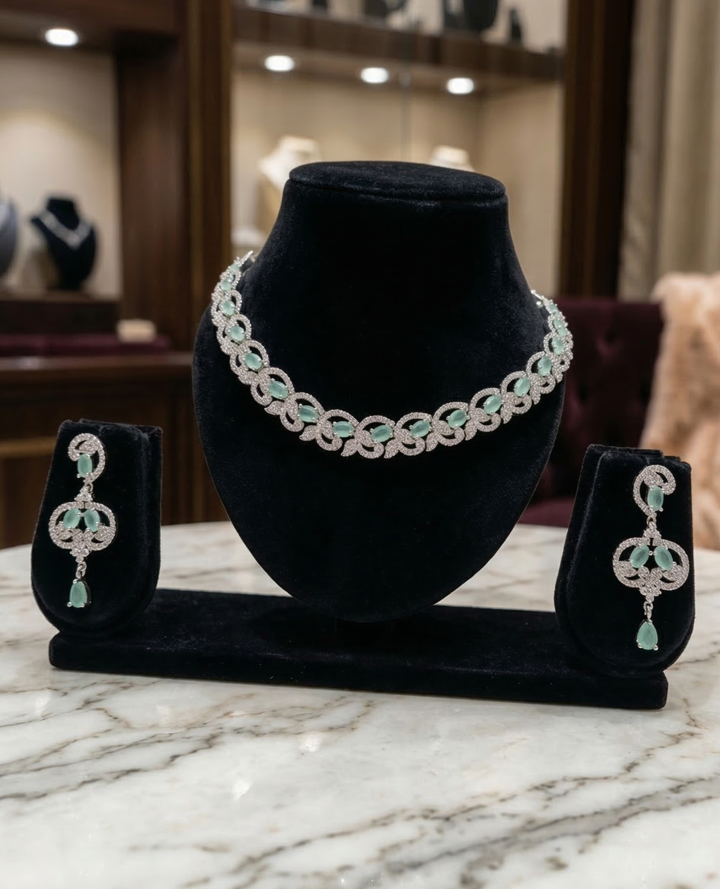pestal duck necklace-avail