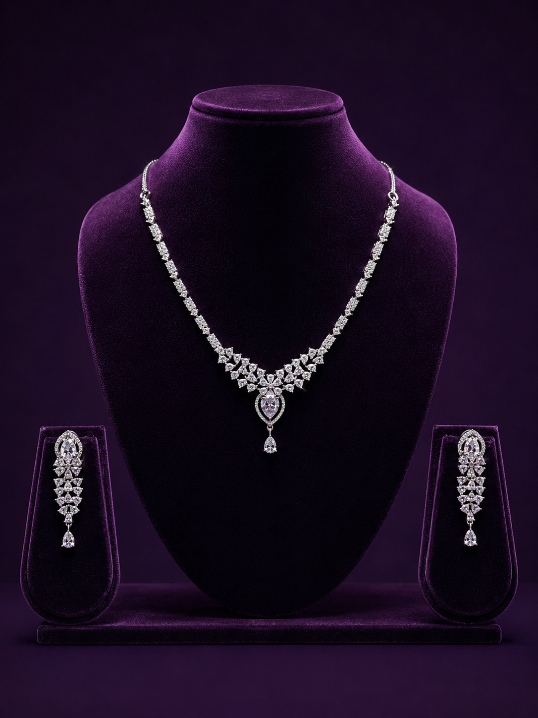 Full white diamond necklace